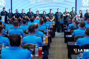 Árbitros bolivianos de fútbol participan en la Pretemporada Arbitral de Conmebol 2026