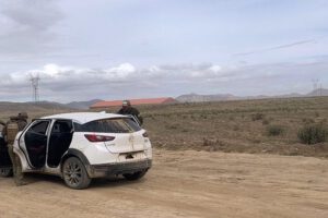 Vagoneta robada en Chile encontrada en la carretera Oruro - Potosí