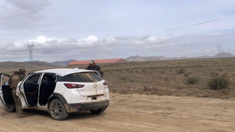 Vagoneta robada en Chile encontrada en la carretera Oruro - Potosí