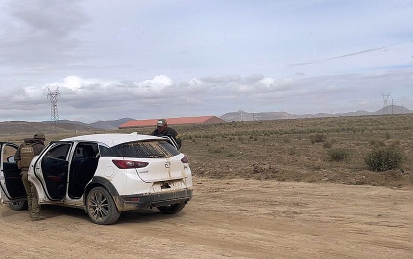Vagoneta robada en Chile encontrada en la carretera Oruro - Potosí
