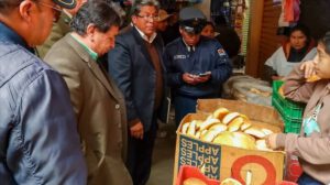 Controles en mercados de Oruro por el GAMO ante el alza del pan