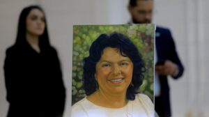 Billete de 200 lempiras con imagen de Berta Cáceres