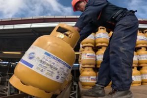 Abastecimiento de garrafas de gas licuado durante el feriado
