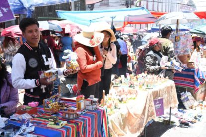 Alasitas, feria cultural en La Paz