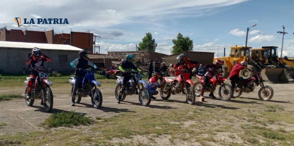 Prueba de motociclismo en Paria