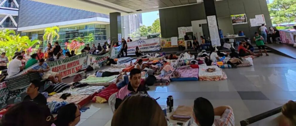 Paro de salud en Santa Cruz afecta a pacientes