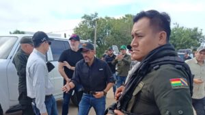 Emboscan a comitiva de autoridades en Las Londras