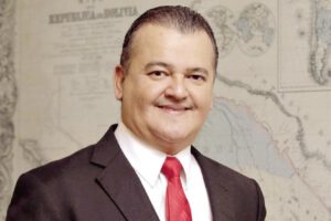 Reingeniería del Estado en Bolivia por Ronald Nostas Ardaya