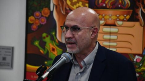 Gobierno coordinará encuentro con constructores tras protestas en La Paz