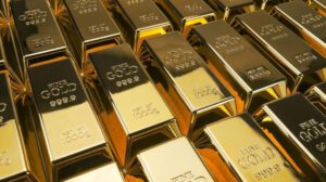 Oro récord histórico de 5.600 dólares la onza