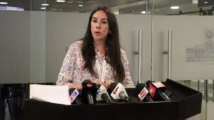 Exautoridades salieron del país según informe de migración