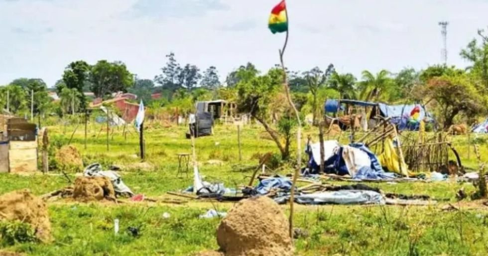 avasallamientos de tierras en Bolivia