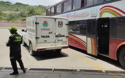 Hombre fallece en bus en Cochabamba