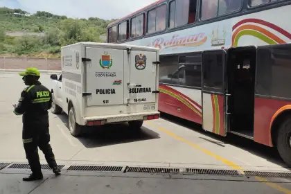 Hombre fallece en bus en Cochabamba