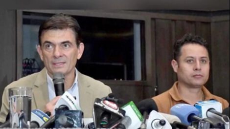 Diálogo del vicepresidente Edmand Lara con el ministro Rodrigo Paz