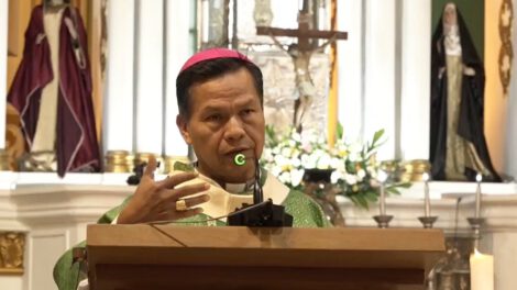 arzobispo de Santa Cruz critica la búsqueda de reconocimiento a costa de otros