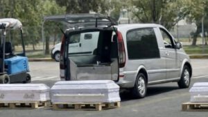 Cuerpos de las 4 niñas fallecidas en incendio en Chile llegan a Bolivia