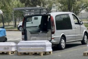 Cuerpos de las 4 niñas fallecidas en incendio en Chile llegan a Bolivia