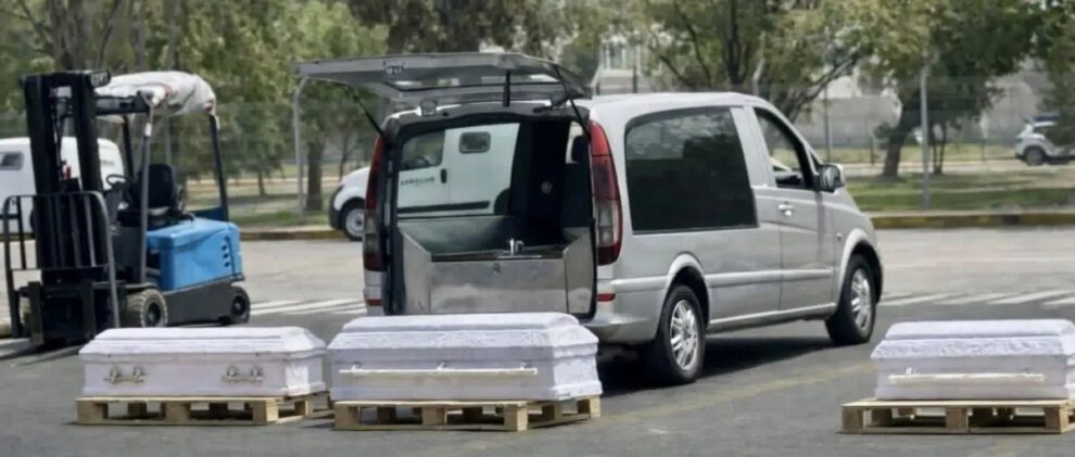 Cuerpos de las 4 niñas fallecidas en incendio en Chile llegan a Bolivia