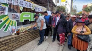 Protesta de transportistas por la calidad del combustible en Cochabamba