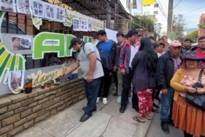 Protesta de transportistas por la calidad del combustible en Cochabamba