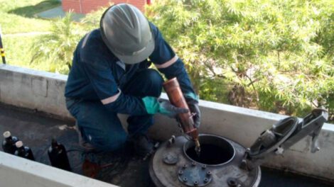 Control de calidad de combustibles garantizado por YPFB