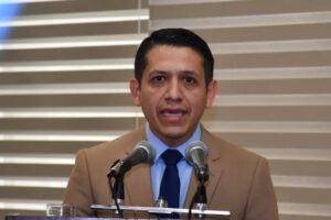 Viceministro denuncia amenazas tras revelar millonario sobreprecio en la Aduana de Tarija