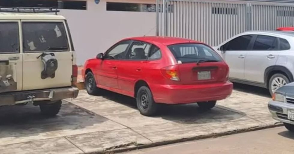 allanamiento oficinas Senasag en Santa Cruz