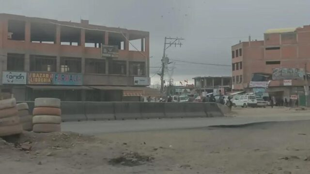 Usuarios de la Terminal Metropolitana de El Alto se ven afectados por la suspensión temporal de salidas