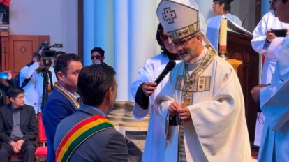 Ambos mandatario frente al Obispo de Oruro