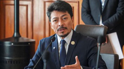 El ministro de Relaciones Exteriores, Fernando Aramayo, denunció que tras el anuncio de recortes de personal en la Cancillería