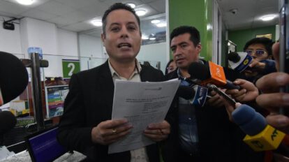 Lara afirmó que la denuncia se sustenta en contratos suscritos entre YPFB