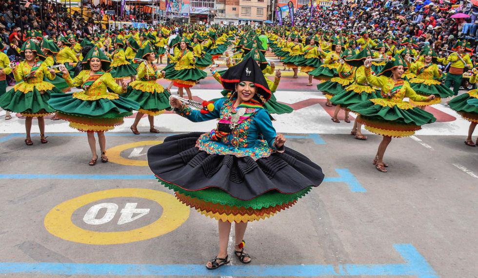 Danzantes en el Carnaval de Oruro