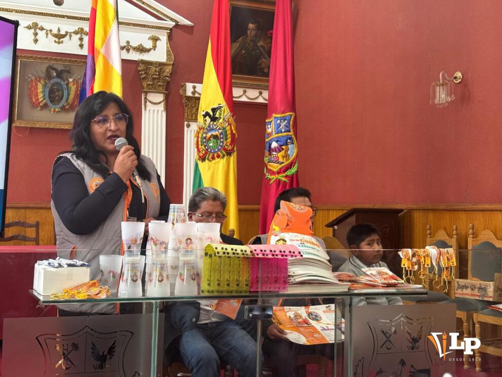 La directora de la DIO Karina Gutiérrez en la presentación del plan preventivo