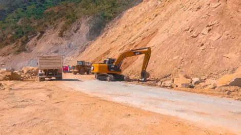 Un trabajo de mantenimiento en la carretera