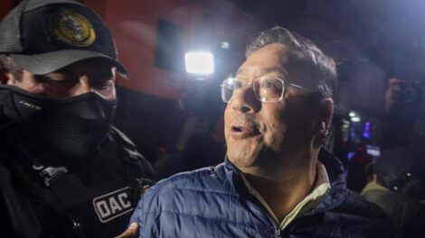 El expresidente Luis Arce ingresó al penal de San Pedro