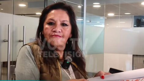 La diputada proyectista en una conferencia de prena