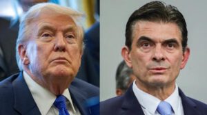 El presidente de Estados Unidos, Donald Trump, (I) y Rodrigo Paz (d)