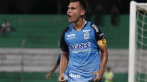 Triplete de Moisés Villarroel en la victoria de Blooming sobre Independiente