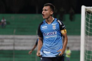 Triplete de Moisés Villarroel en la victoria de Blooming sobre Independiente