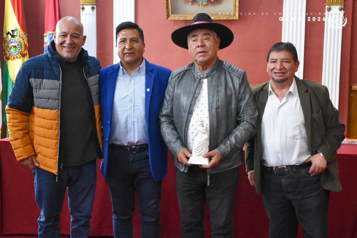 Alcaldes de Arica y Oruro tras la reunión