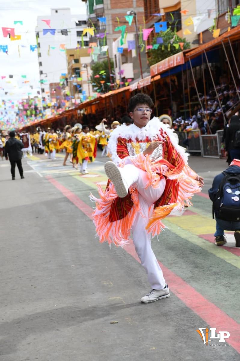 Los Ahuatiris imponen su agilidad en la ruta del Carnaval