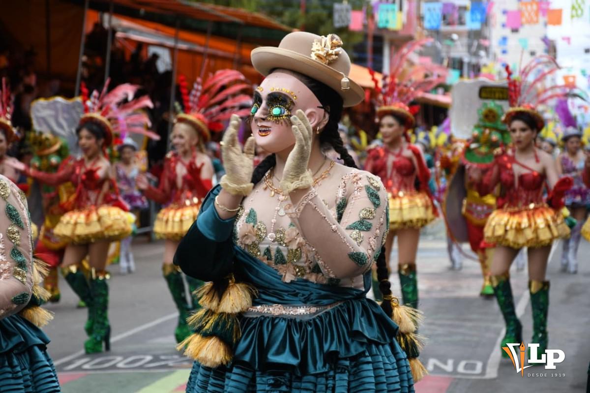 La Morenada Central hace su paso oficial