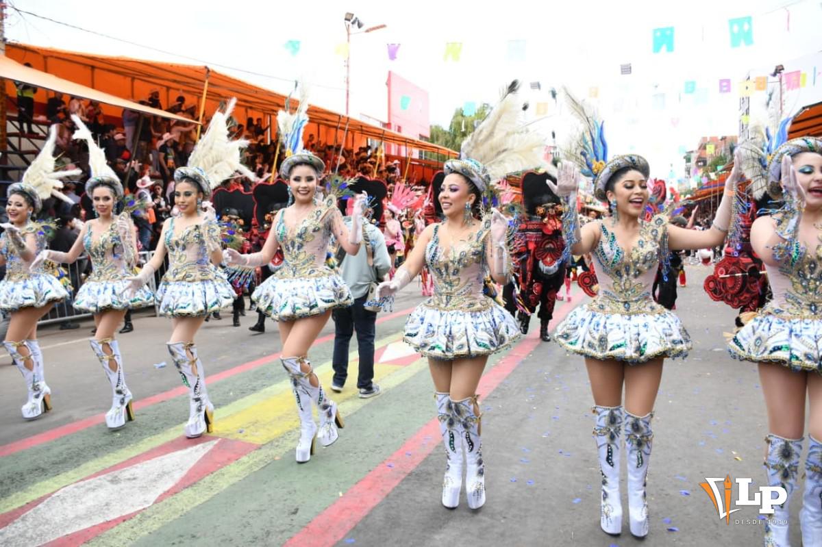 La elegancia de la Morenada Central