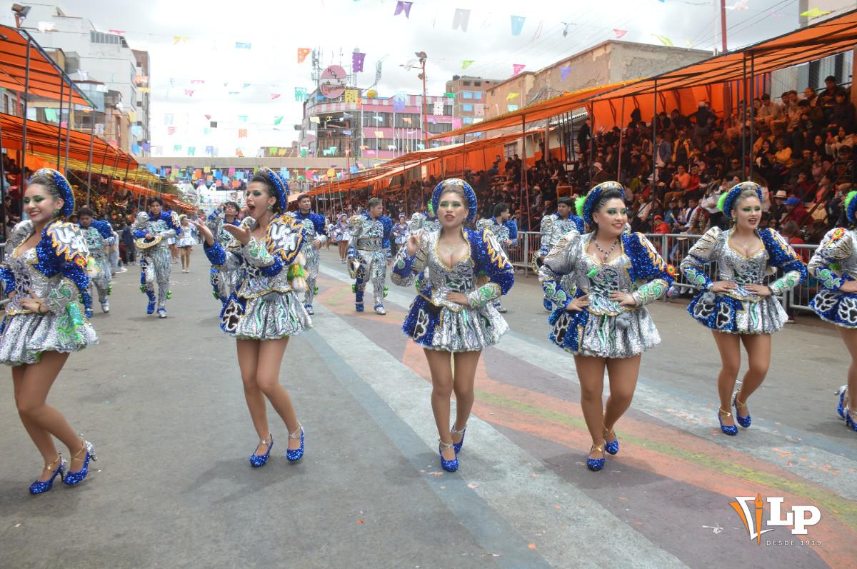 danzarines de los Caporales Centralistas de Oruro