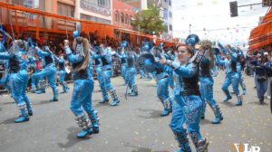 danzarines de los Caporales Centralistas de Oruro