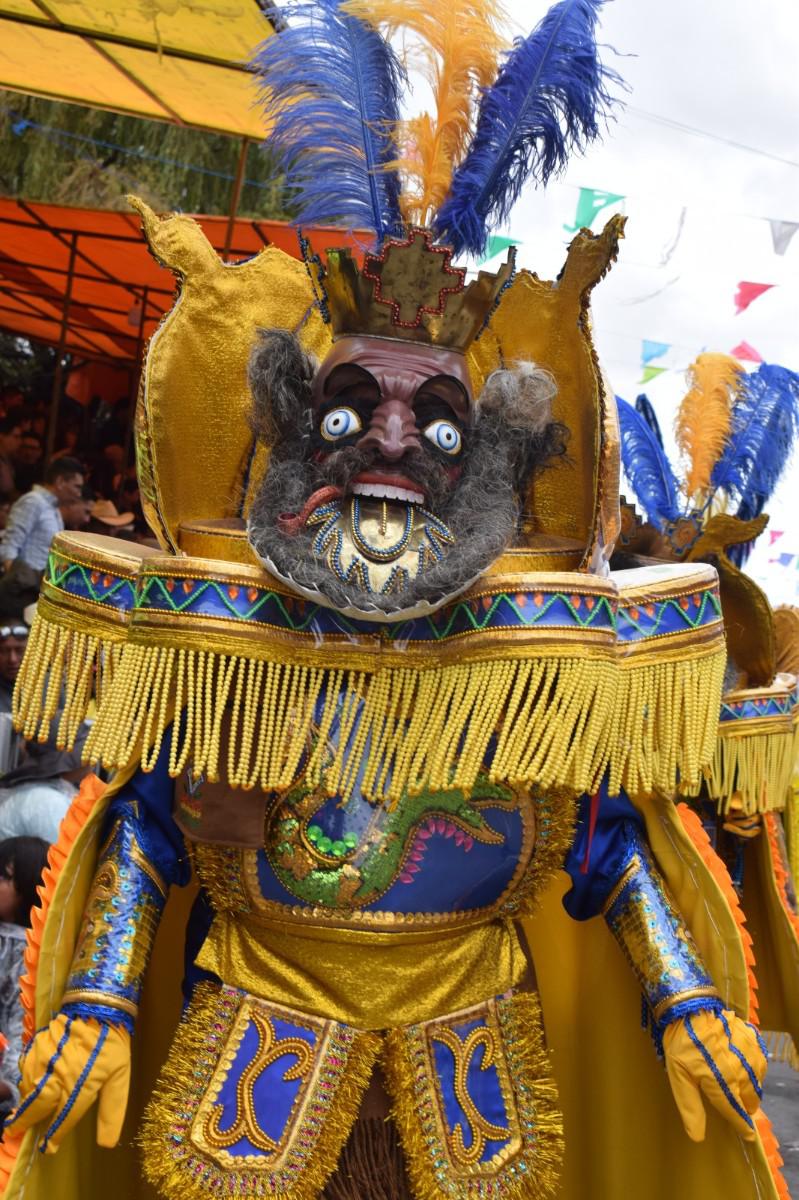 danzarines de la Central Cocanis