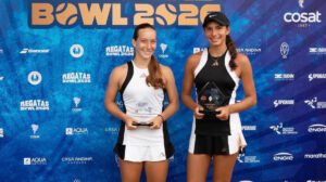 La tenista Emilia Antelo (derecha) junto a su compañera Catalina Céspedes