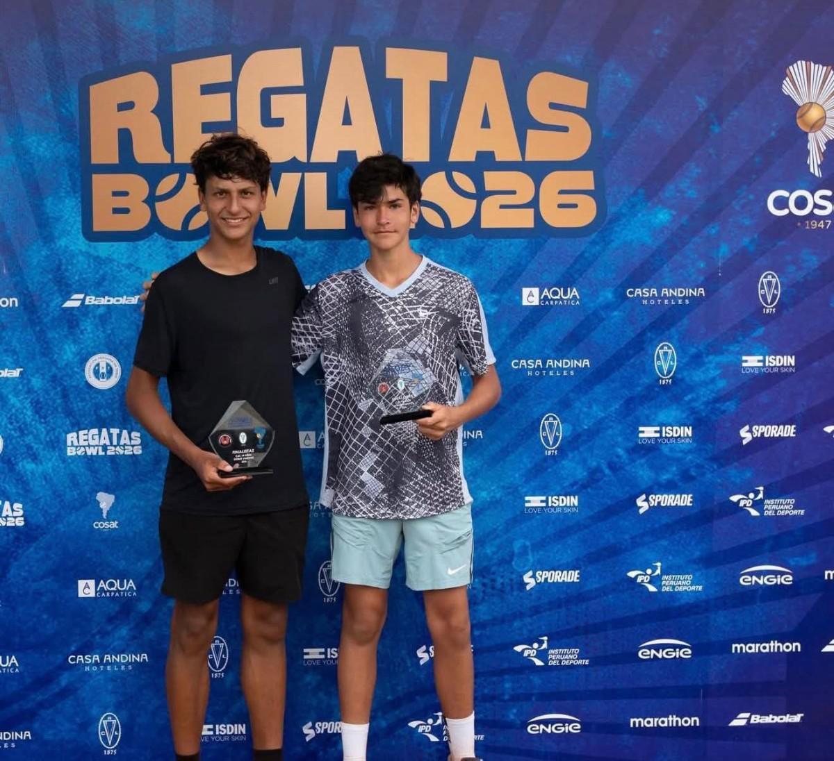 Néstor Espinosa (derecha) obtuvo el segundo lugar con su compañero Eduardo Fenelon