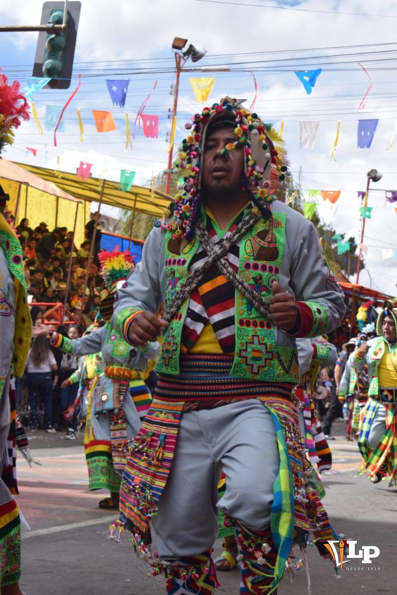 danzarines de los tinkus Tolkas